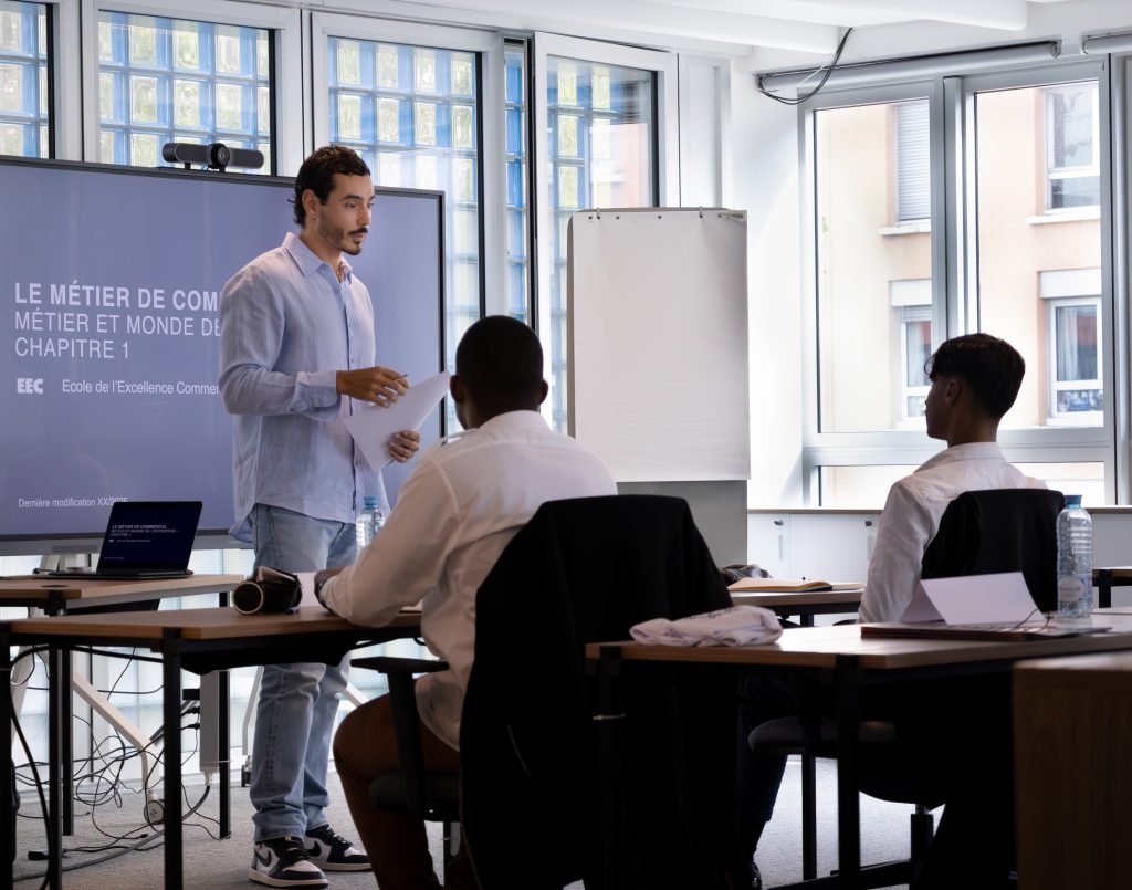 Cours pendant la formation aux métiers de la vente